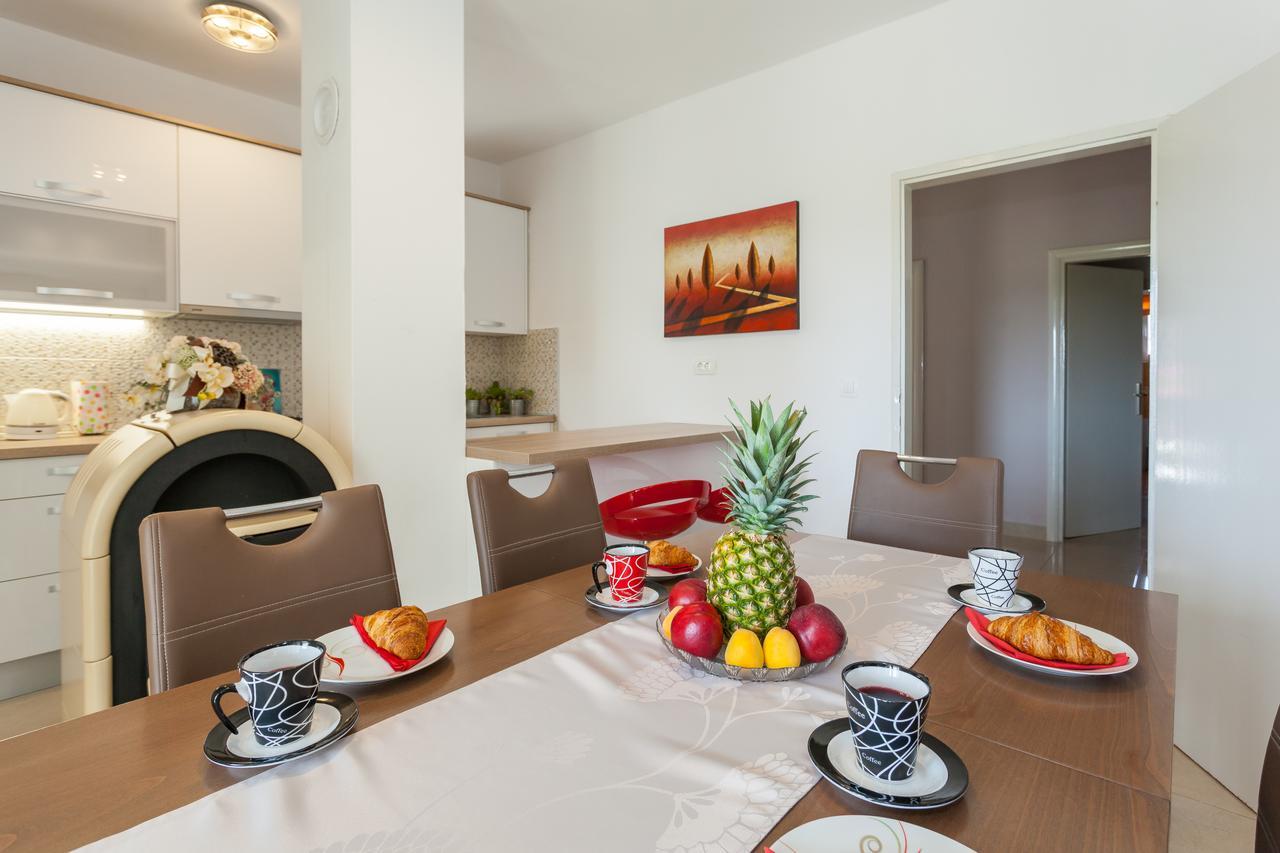 Apartment Klara Biograd Na Moru Exterior photo