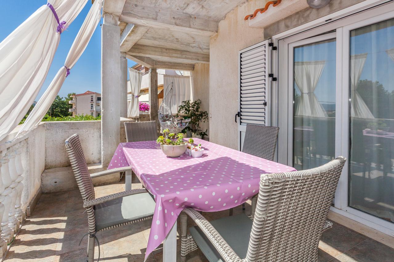 Apartment Klara Biograd Na Moru Exterior photo