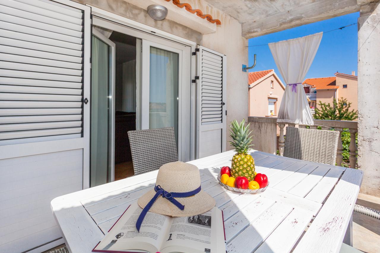 Apartment Klara Biograd Na Moru Exterior photo